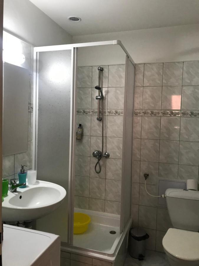 كارلوفي فاري Lana Lo Apartments المظهر الخارجي الصورة