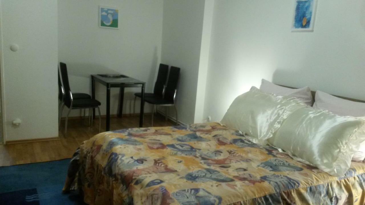 كارلوفي فاري Lana Lo Apartments المظهر الخارجي الصورة
